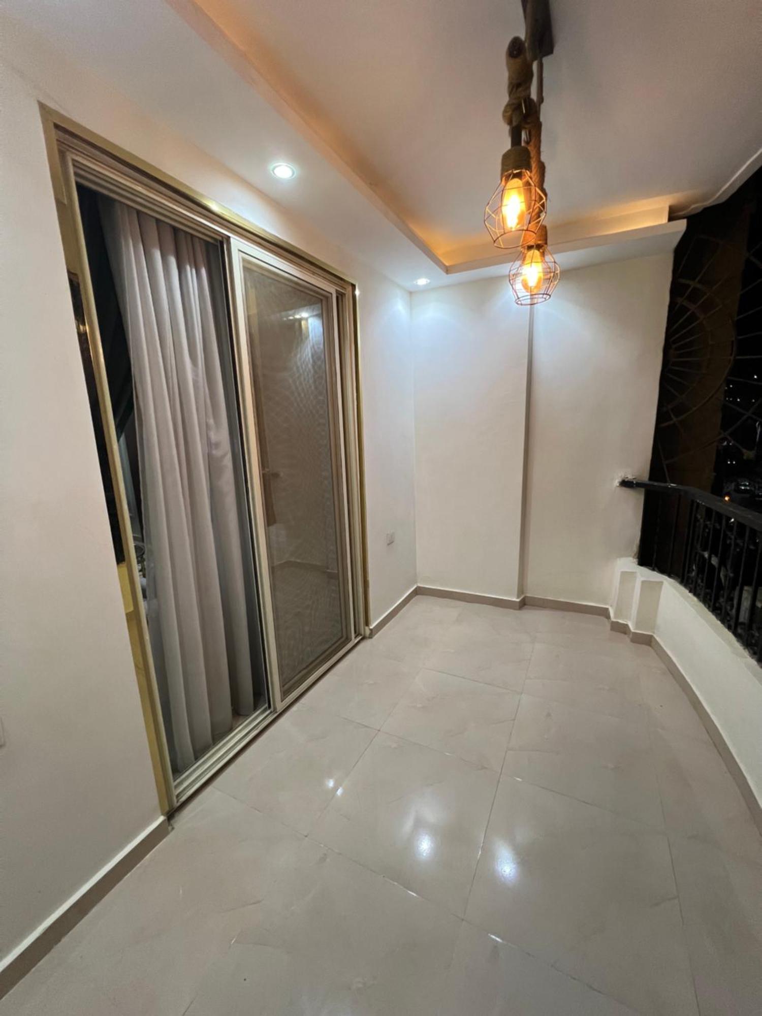 Apartment Stylish Super Deluxe 4br Apartment, 10 Min To Pyramids *